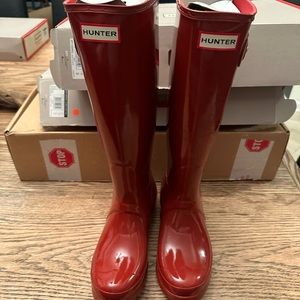 Military Red (gloss) Hunter Boots with box. Size 7 (38)